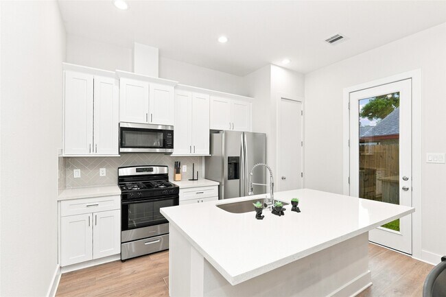 Foto del edificio - 835E Dorchester St