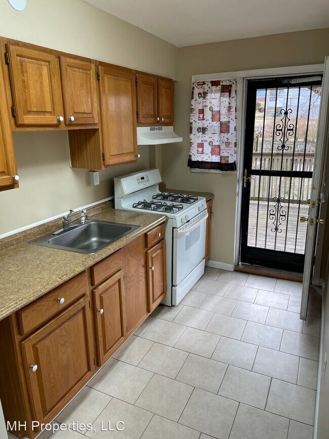Building Photo - 3 br, 1.5 bath House - 1126 Wedgewood Rd