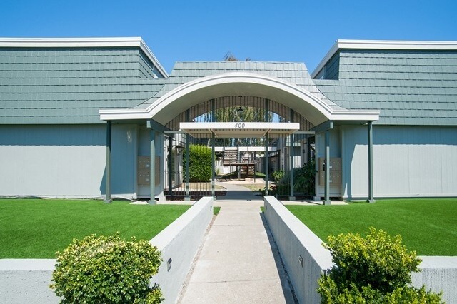 Building Photo - Ebbetts Pass Apartment Building