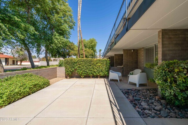Foto del edificio - 7601 E 2nd St