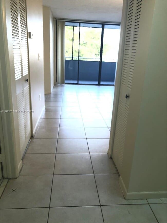 Foto del edificio - 8205 SW 152nd Ave