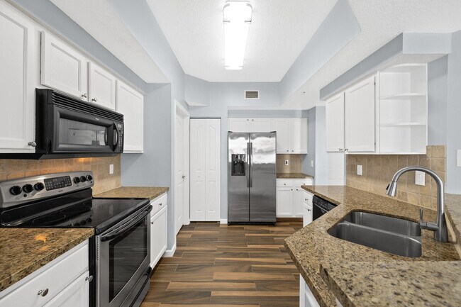 Building Photo - 225 Murcia Dr