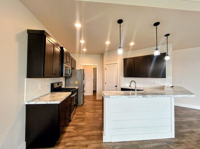 Foto del edificio - 929 Applewood Dr