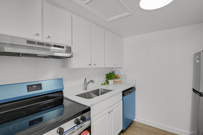 Building Photo - 3369 S Monaco Pky