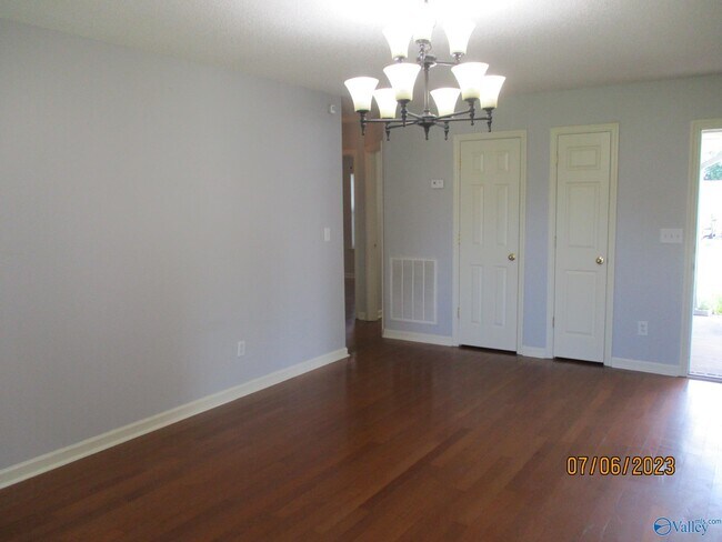 Building Photo - 103 Balsam Poplar Way