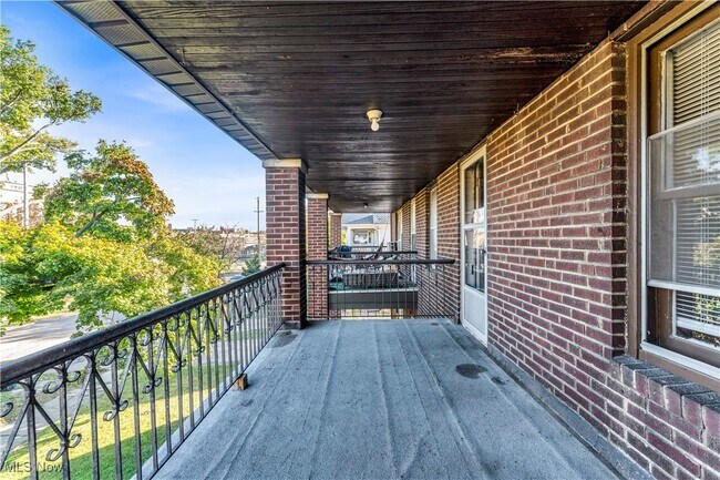 Foto del edificio - 1512 W 116th St