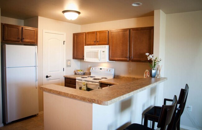 Perfecta Cocina con gabinetes grandes - Ridge View Apartments