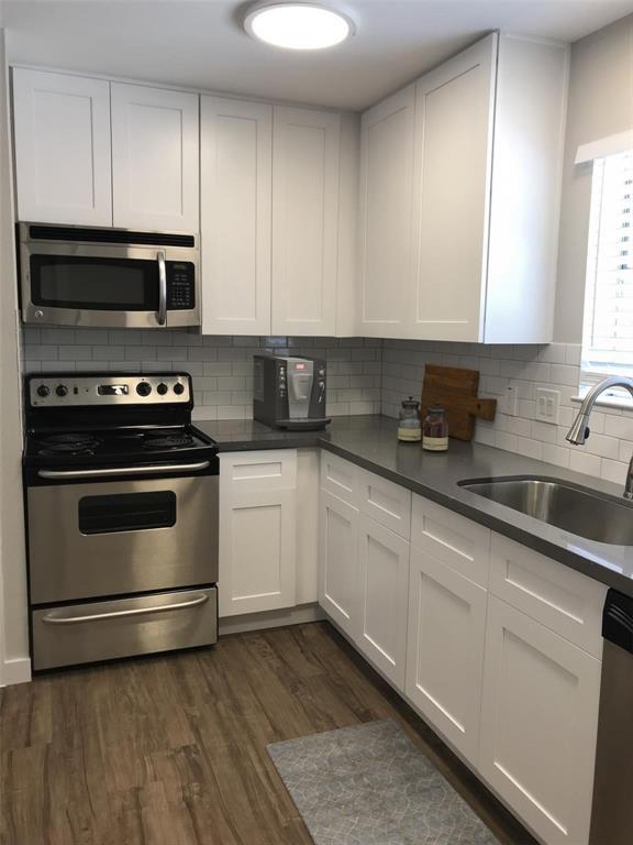 Foto del edificio - 1820 Pine Village Dr