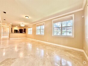 Building Photo - 483 Menendez Ave