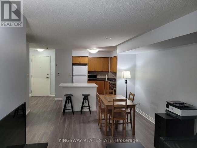 Building Photo - 3880 Duke of York Blvd