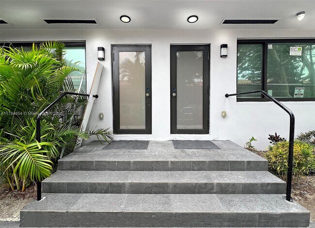 Building Photo - 8333 Harding Ave