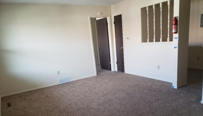 Building Photo - 1502 Trent Ct