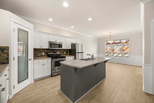 Building Photo - 24361-2102A 102a Ave