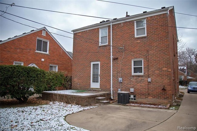 Building Photo - 22544 Heinze St