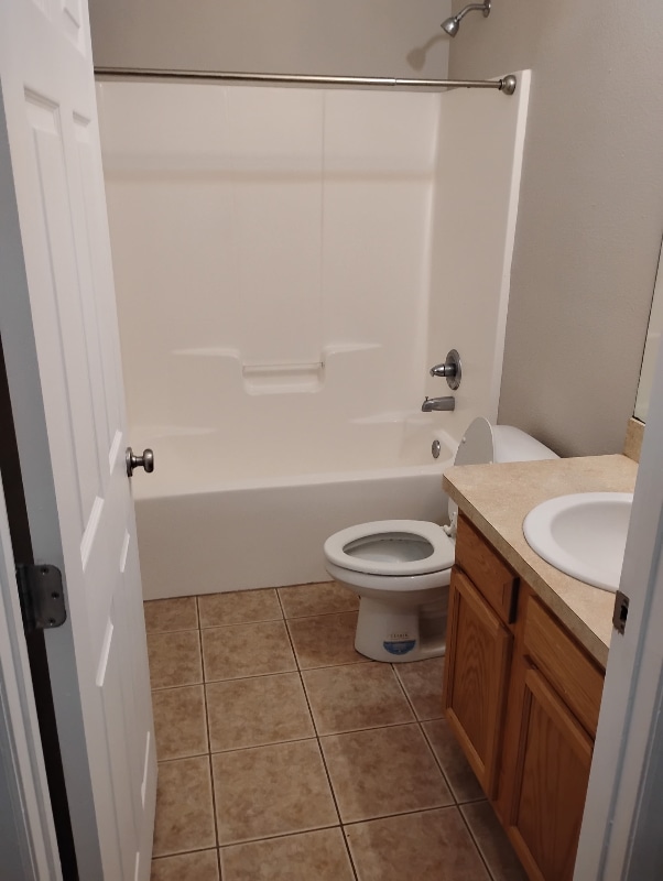 Building Photo - 627 NE Washington St