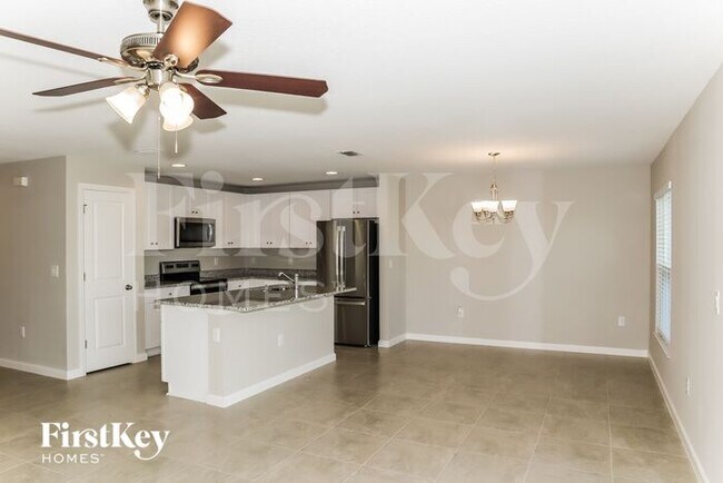Building Photo - 470 Earhart Dr