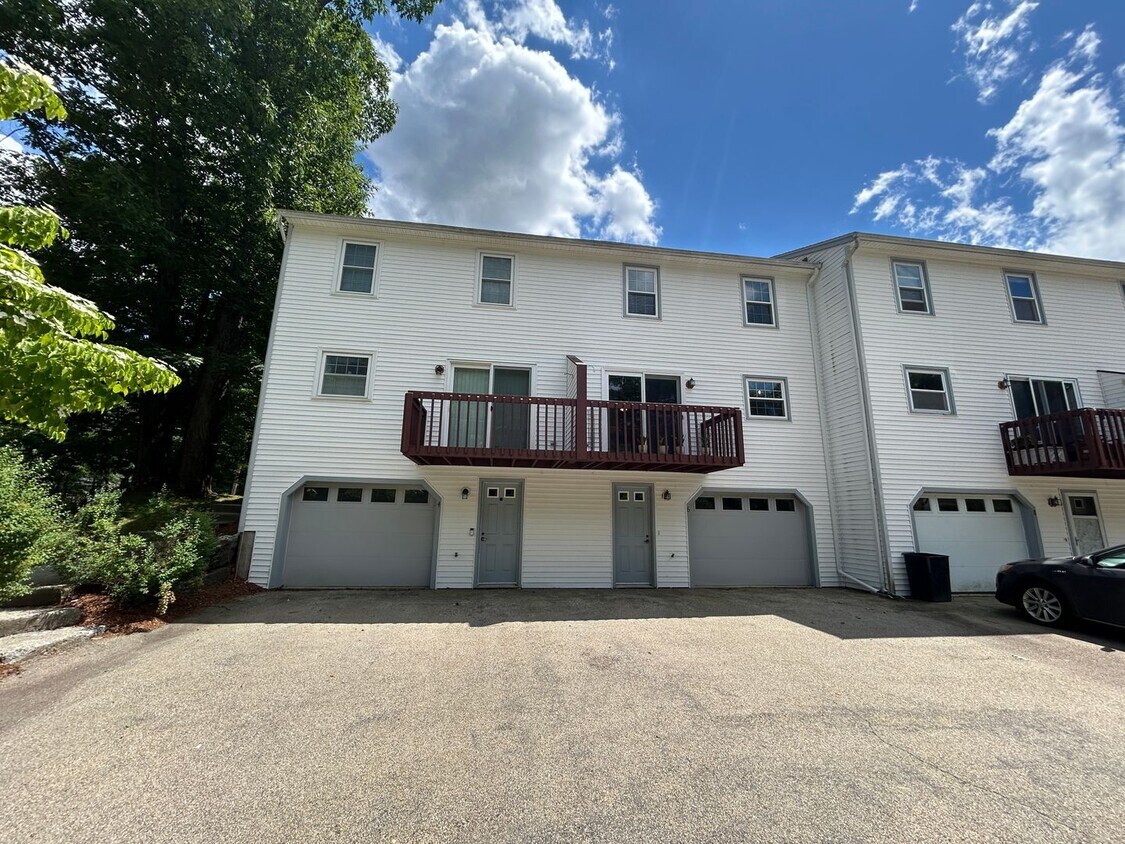 6 Lochmere Ln, Nashua, NH 03063 House Rental in Nashua, NH