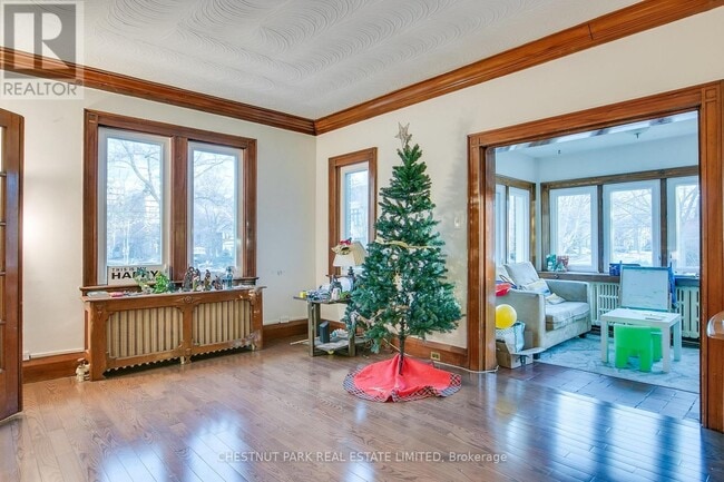 Building Photo - 114 Colin Ave