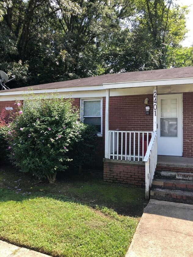 Primary Photo - 2401 Celia Ave
