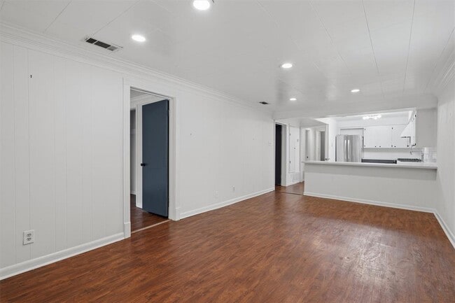 Building Photo - 2204 Santa Rita St