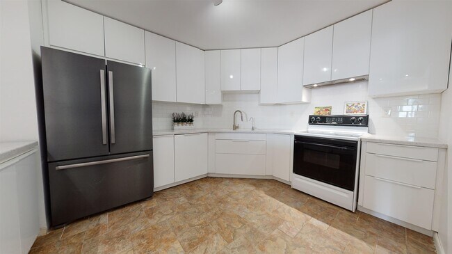 Foto del edificio - 1202 Harmon Cove Tower