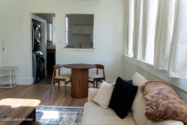 Foto del edificio - 1135 S 1st St