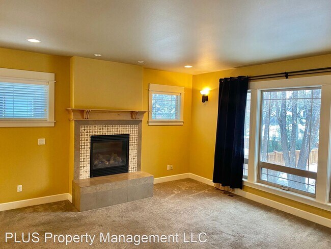 Foto del edificio - 3 br, 3.5 bath House - 1372 NW Newport Ave