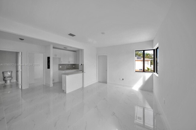 Building Photo - 450 Beacom Blvd