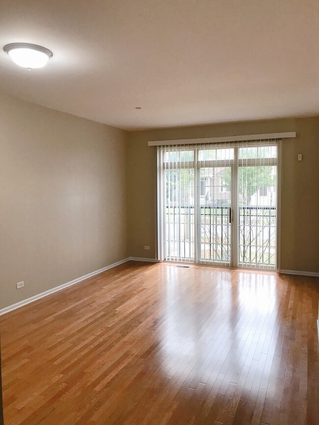 Building Photo - 2568 Waterbury Ln