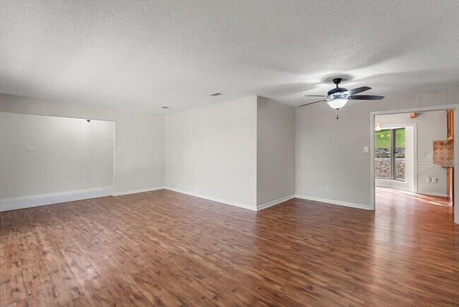 Foto del edificio - 1601 Cliffside Dr