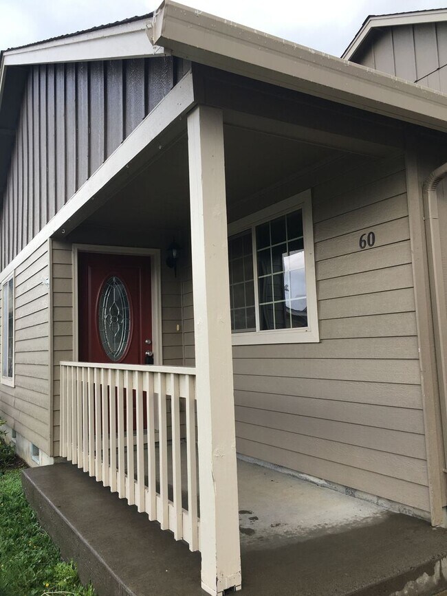 Foto del edificio - Spacious home in desirable neighborhood in Creswell, OR.