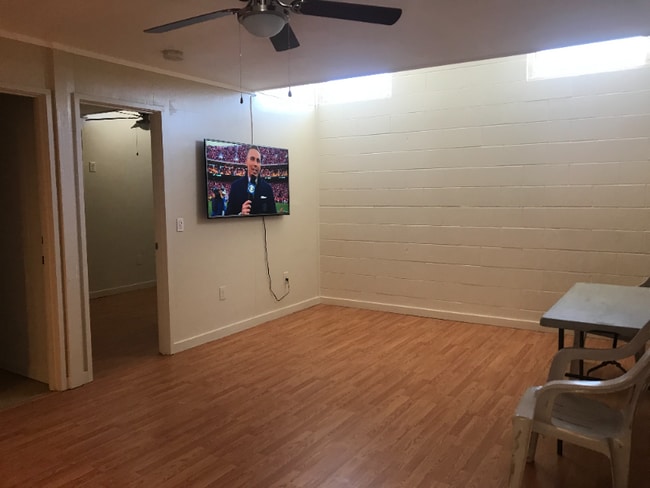 Building Photo - 368 N Market St