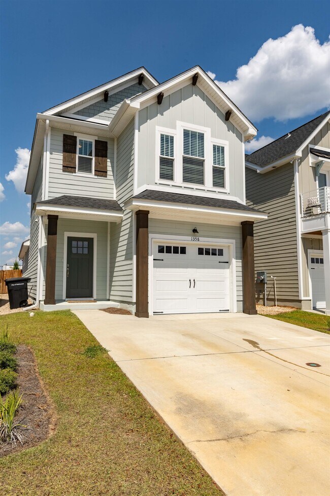 Foto del edificio - 1358 Landon Hills Dr