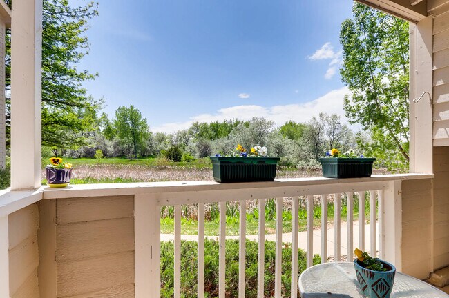 Foto del edificio - 4975 Twin Lakes Rd