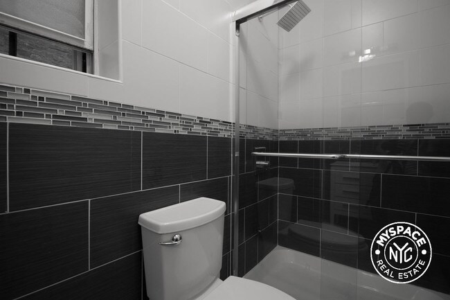 Foto del edificio - 853 Saint Johns Pl