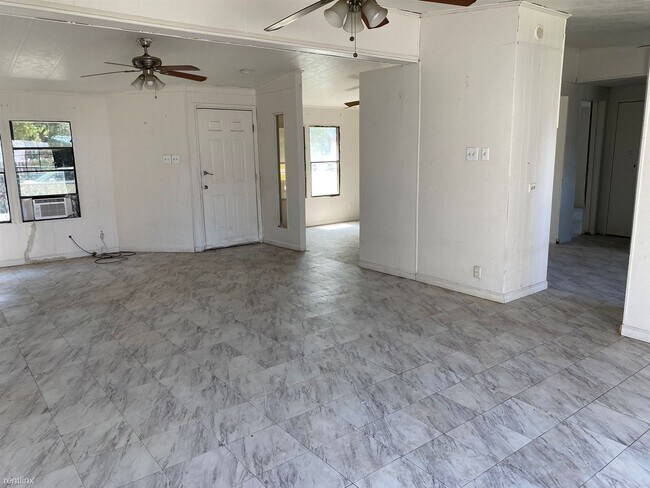 Building Photo - 3 br, 2 bath House - 3205 Barbara Ln