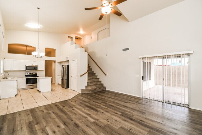Building Photo - 5123 E Dragoon Ave