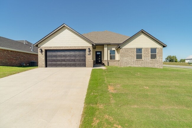 LIKE NEW 3-bedroom 2 bath Home in Prairie Grove!! FENCED YARD INCLUDED! - LIKE NEW 3-bedroom 2 bath Home in Prairie Grove!! FENCED YARD INCLUDED!