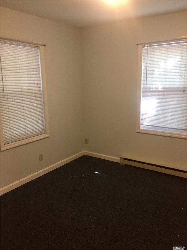 Building Photo - 129 Westbury Dr