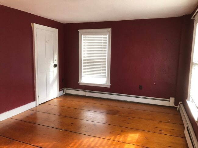 Bedroom 2 - 21 Seminary St