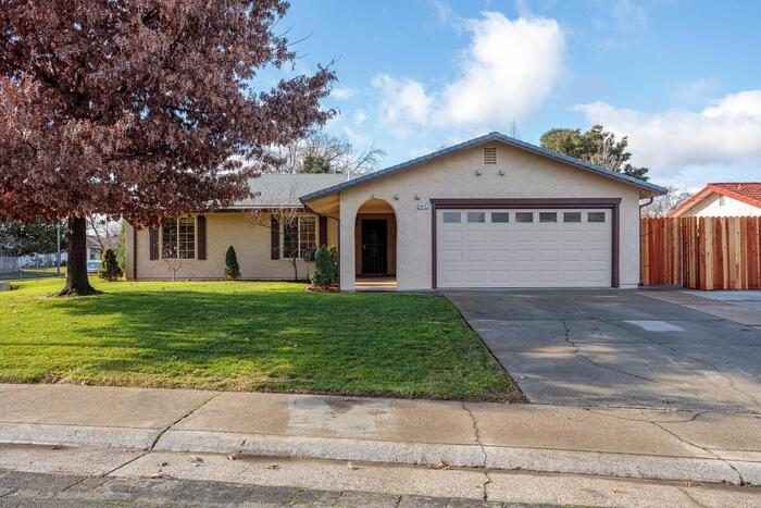 Primary Photo - 6815 Coventry Dr