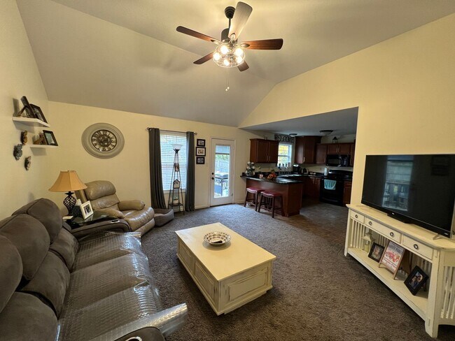 Building Photo - 3816 Maliki Dr