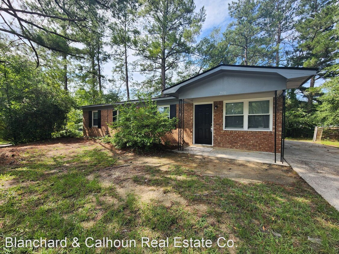 Foto principal - 4 br, 1.5 bath House - 2906 Butler Manor Dr
