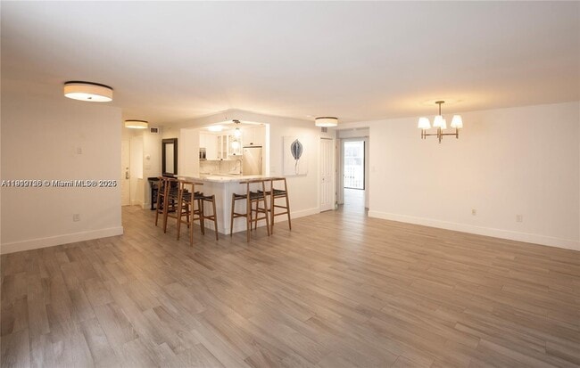 Foto del edificio - 6061 Collins Ave