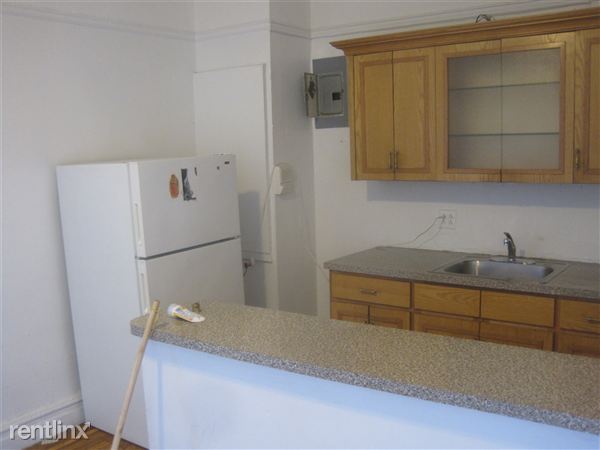 Foto del edificio - 2020 Powell Ave