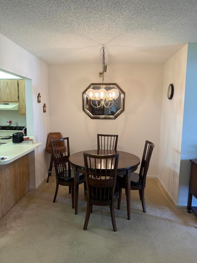 Foto del edificio - 422 Pine Glen Ln