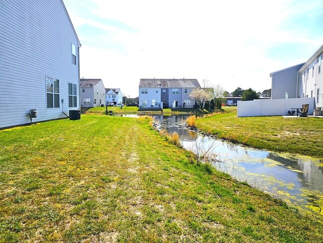 Building Photo - 265 Garrison Way