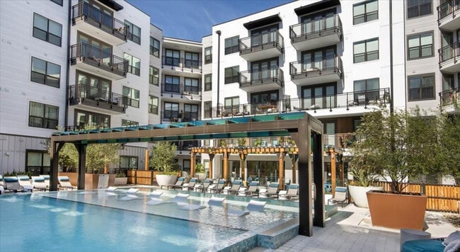 Foto del edificio - 3718 Midtown Dr