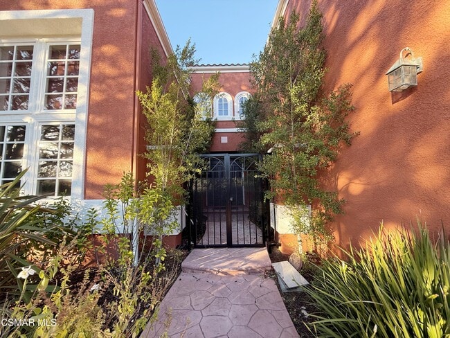 Foto del edificio - 267 High Meadow St