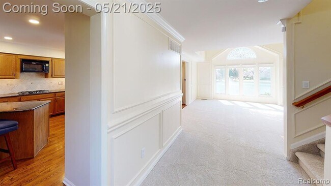 Building Photo - 18182 Blue Heron Dr W